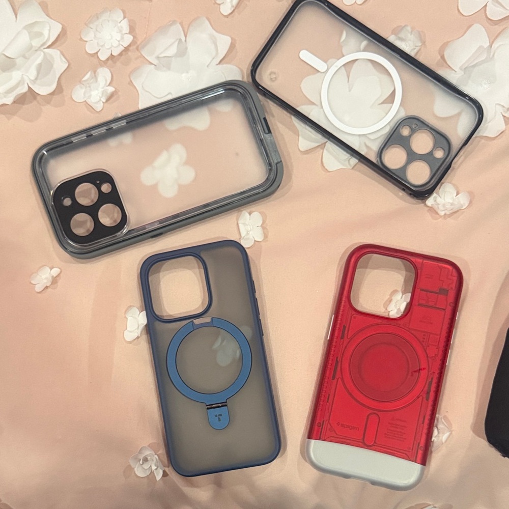 iPhone 16 Red and Blue Phone Cases (x4)